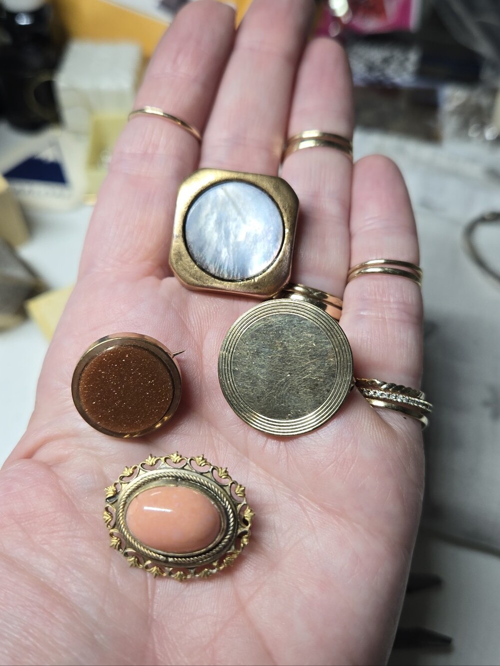 Vintage Gold Fille Multi-Stone Fashion Brooches - Peach, Brown, Iridescent, Gold